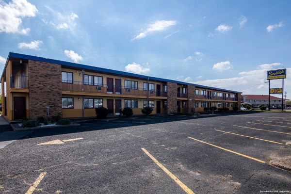 Scottish Inns and Suites (Eau Claire)